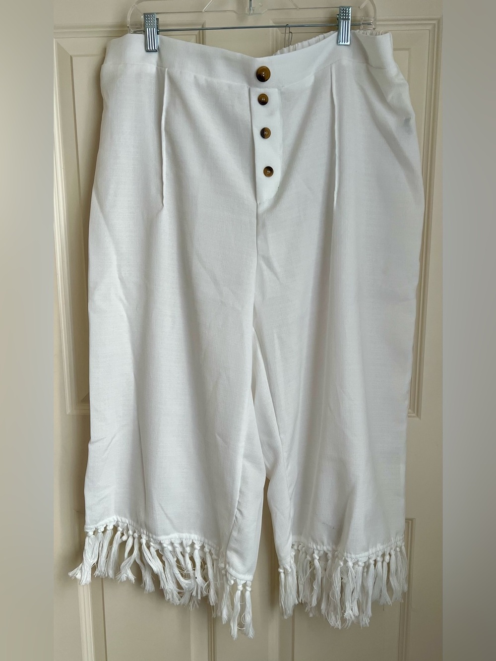 White Fringe Hem capris